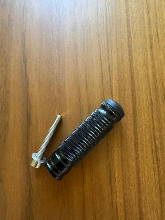 Foot lock peg